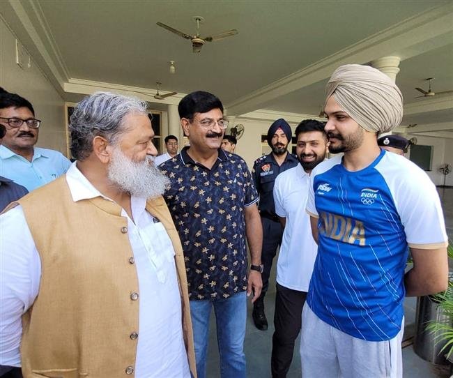 ANIL VIJ CONGRATULATED HARYANA SHOOTERS MANU BHAKER AND SARABJOT FOR WINNING BRONZE MEDALS AT THE PARIS OLYMPICS