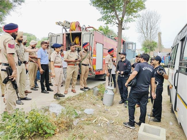 PASSENGERS TRAVELLING ON JAMMU TAWI- BHAGAT KI KOTHI EXPRESS GO THROUGH AN ORDEAL FOLLOWING HOAX CALL