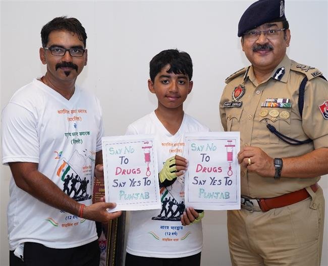 PEDALLING TO PAY HOMAGE TO KARGIL WAR HEROES, 12-YRS-OLD FROM HARYANA MEETS SPL DGP ARPIT SHUKLA