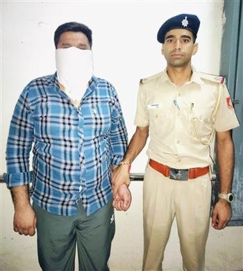 CHANDIGARH POLICE NABS KING PIN  DUPING INNOCENTS,  REMANDED TO POLICE CUSTODY, FOUR ABSCONDING