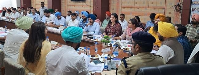 MINISTER SUSPENDS JUNIOR ENGINEER PSPCL DURING THE MEETING, TERMINATES THE SERVICE OF AN EMPLOYEE OF A PRIVATE COMPANY