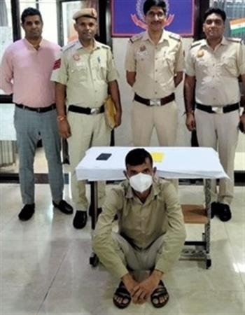 DELHI POLICE ARRESTED FRAUDSTER EX-EMPLOYEE OF AXIS BANK FROM RAJASTHAN , 153 CYBER CASES OF ALL OVER INDIA WORKED OUT