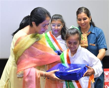 ARMY WIVES WELFARE ASSOCIATION CELEBRATES AWWA DAY WITH FLAIR