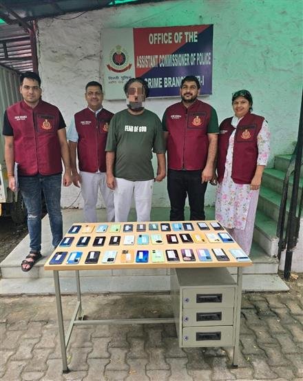 DELHI POLICE NABS INTERNATIONAL SUPPLIER OF STOLEN MOBILE PHONES FROM NEPAL BORDER
