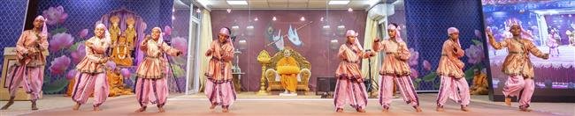 SHRI KRISHNA JANMASHTAMI CELEBRATED WITH GREAT ENTHUSIASM AT AKSHARDHAM