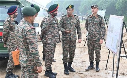 LT. GEN. MANJINDER SINGH, ARMY COMMANDER SAPTA SHAKTI COMMAND VISITS HISAR MILITARY STATION