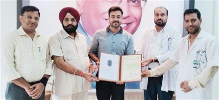 NOW SUGAR LEVEL CAN BE CHECKED FROM MOBILE PHONE