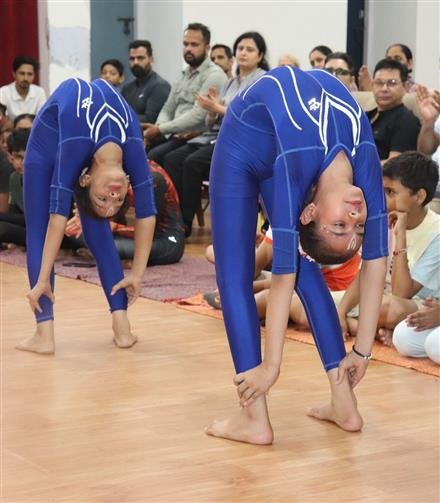 5TH CHANDIGARH STATE YOGASANA SPORTS CHAMPIONSHIP CONCLUDES WITH GRAND CLOSING CEREMONY