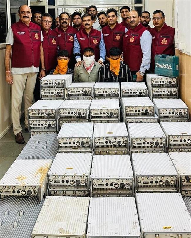 DELHI POLICE BUSTED INTERSTATE GANG OF RADIO UNIT THIEVES, 130 RRU (REMOTE RADIO UNIT) WORTH Rs. 04 CROREs RECOVERED.