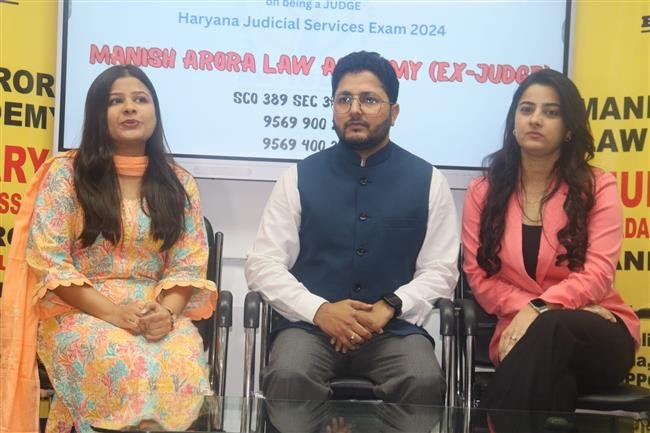 CITY STUDENT MAHAK BECOMES JUDGE BY PASSING HARYANA JUDICIAL SERVICES EXAMS