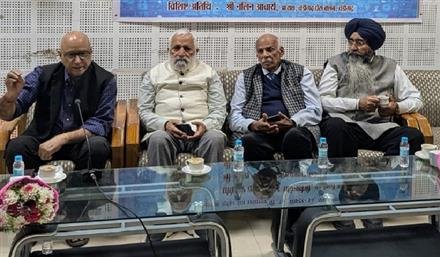 अब पत्रकारिता में व्यापार हावी हो गया है : अजय भारद्वाज