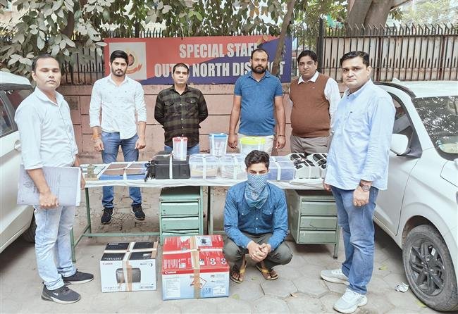 DELHI POLICE BUSTED FAKE CURRENCY RACKET:  FAKE CURRENCY OF RS. 17 LACS RECOVERED, FOUR ARRESTED