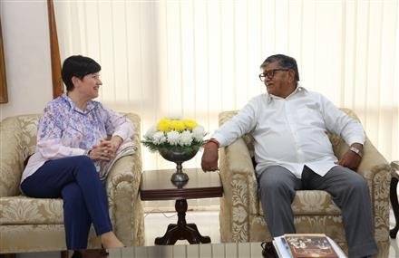 CZECH DELEGATION PRESENTED THE IDEA OF INTRODUCING TRAM & HYDROGEN BUSSES IN CHANDIGARH