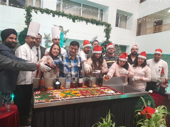 VELVET CLARKS EXOTICA, ZIRAKPUR HOSTS A JOYOUS CAKE MIXING CEREMONY