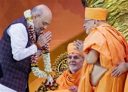 A UNIQUE AND VIBRANT CEREMONY HELD TO OFFER GRATITUDE TO OVER ONE LAKH VOLUNTEERS OF BAPS