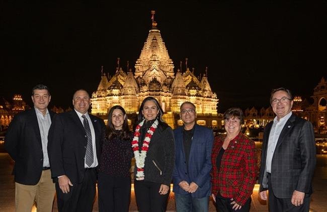 FORMER CONGRESSWOMAN TULSI GABBARD VISITS AKSHARDHAM, ROBBINSVILLE