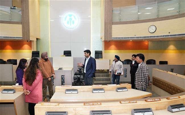 DEPUTY COMMISSIONER CHANDIGARH VISITS MC OFFICE AHEAD OF UPCOMING MAYOR ELECTION