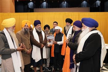 PUNJAB GOVERNOR HOLDS DIALOGUE WITH DHARM GURUS ON ERADICATING DRUG MENACE FROM STATE