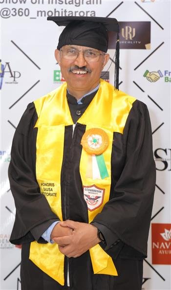 हिमाचल के वाईल्ड लाईफ फोटोग्राफर को यूएसए की यूनिवर्सिटी से मानद उपाधि