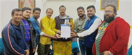 “ENTRY OF JOURNALISTS PROHIBITED” IN  BLOCK OFFICE, JCI'S ODISHA TEAM SUBMITTED MEMORANDUM TO  REVENUE MINISTER.
