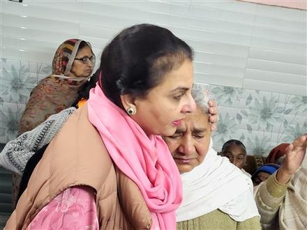 CAPTAIN AMRINDER  DAUGHTER JAI INDER KAUR INTERACTS WIDOWS OF 1984 ANTI-SIKH MASSACRE