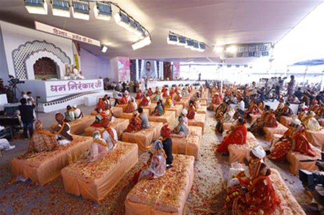 सामूहिक विवाह समारोह में 93 जोड़े परिणय सूत्र में बंधे