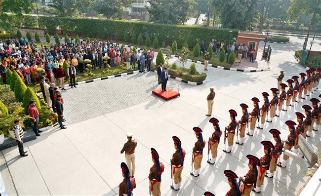 2 MINUTES SILENCE OBSERVED ON MARTYRS' DAY AT UT SECRETARIAT