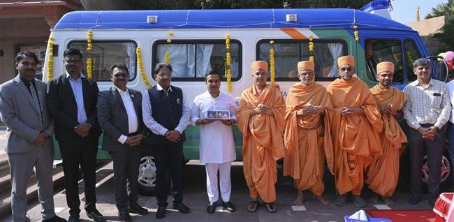 MEDICAL VANS INAUGURATED AT AKSHARDHAM GANDHINAGAR