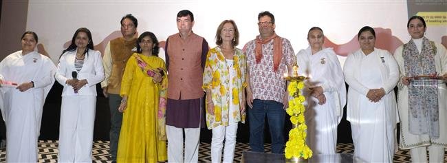 FRENCH ACTRESS MARIANNE BORGO GRACES GLOBAL PREMIER OF “THE LIGHT”