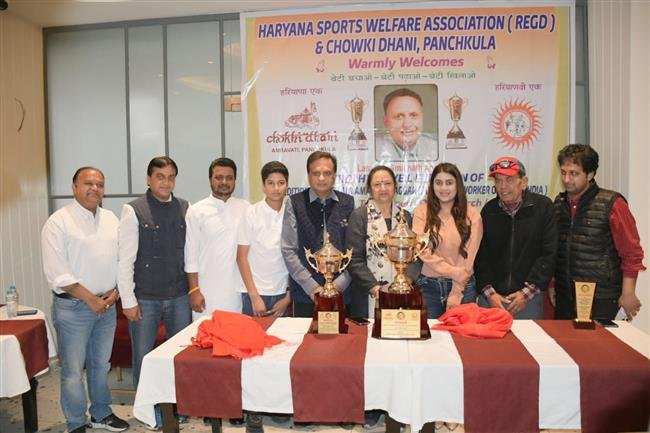 5TH EDITION LATE LALA AMARNATH AGGARWAL U-15 CRICKET TOURNAMENT FOR CHOKHI DHANI TROPHY:  PANCHKULA MAYOR GOYAL , MRS. ANJU GOYAL UNVEILED TROPHY