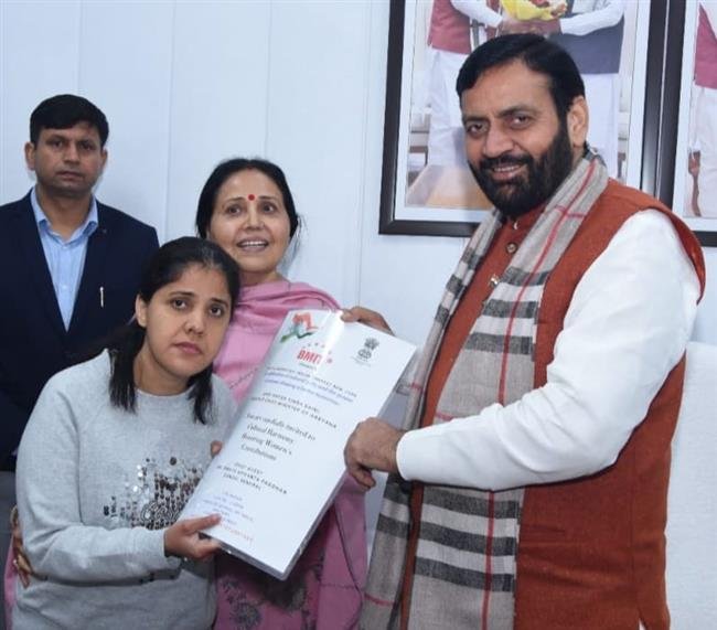 MOTHER-DAUGHTER DUO MAKES COURTESY CALL ON HARYANA CHIEF MINISTER, INVITES HIM TO UNITED NATIONS EVENT