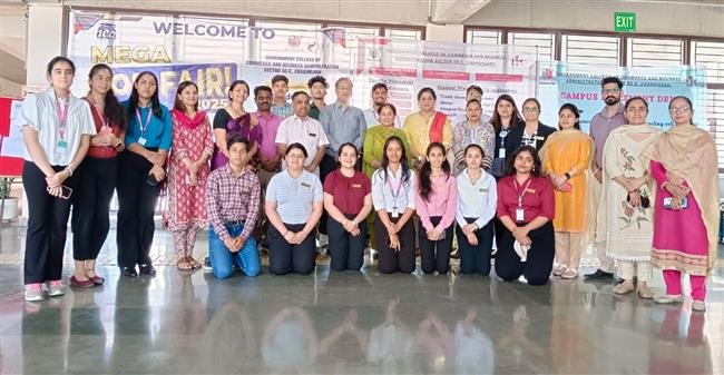 गवर्नमेंट कॉलेज ऑफ कॉमर्स एंड बिजनेस एडमिनिस्ट्रेशन के नौकरी मेले में 50 बच्चों का चयन