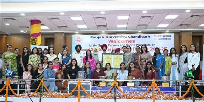 GOVT COLLEGE OF YOGA EDUCATION AND HEALTH SWEEPS PU ANNUAL PRIZE DISTRIBUTION IN C DIVISION TOURNAMENTS