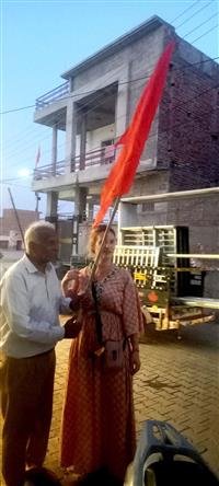 SAHINA FROM NETHERLANDS PAYS OBEISANCE AT TEMPLES