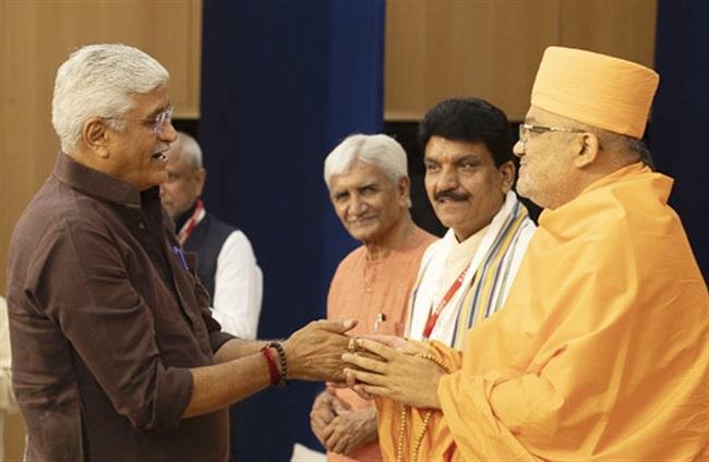 ‘SANTVIBHUTI PRAMUKH SWAMI MAHARAJ’ BOOK LAUNCHED