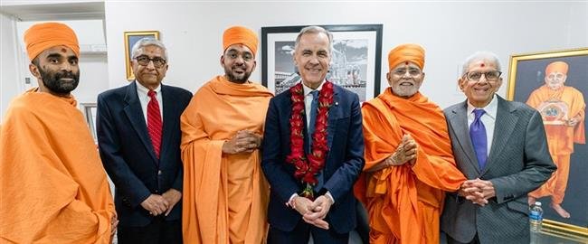 कनाडा के प्रधानमंत्री कार्नी ने टोरंटो में स्वामीनारायण मंदिर में की शांति और कल्याण के लिए प्रार्थना