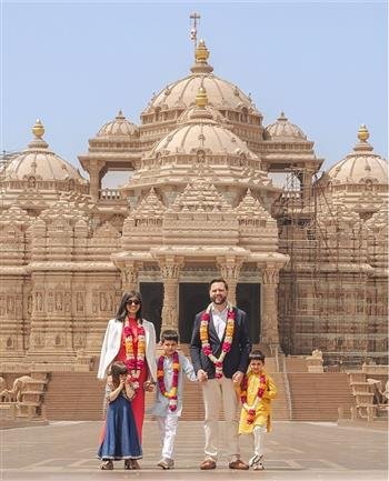 USA VICE PRESIDENT JD VANCE ALONG WITH HIS FAMILY VISITS SWAMINARAYAN AKSHARDHAM MANDIR