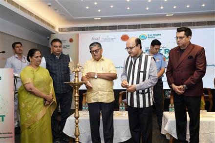 GOVERNOR AND UT ADMINISTRATOR KATARIA EMPHASIZES THE IMPORTANCE OF “RIGHT DIET” FOR BUILDING A HEALTHY INDIA.