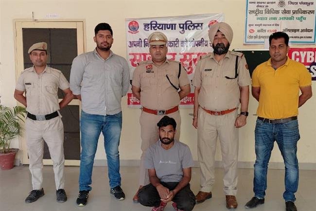 PANCHKULA CYBER POLICE ARRESTED  ACCUSED FROM BAGPAT POSING  POLICE OFFICER  DUPING 83 LACS  SHOWING FEAR OF DIGITAL ARREST