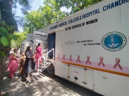 OVER 60 WOMEN BENEFIT FROM HEALTH CAMP ORGANISED BY CHANDIGARH PRESS CLUB