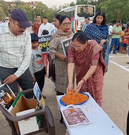 पहलगाम नरसंहार: कुमाऊं सभा ने कैंडल मार्च निकाल दी शहीदों को श्रद्धांजिली