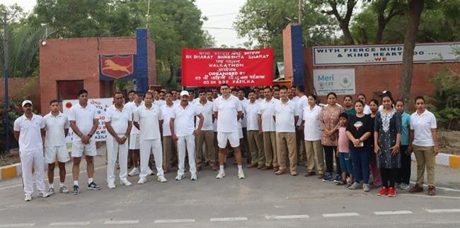 एक भारत श्रेष्ठ भारत अभियान के तहत बीएसएफ ने निकाली पद यात्रा