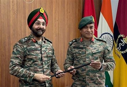 MAJ GEN HARKIRAT SINGH TAKES COMMAND OF CHANDIMANDIR COMMAND HOSPITAL