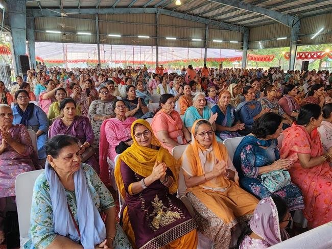 ON THE OCCASION OF GURU PURNIMA, A LARGE NUMBER OF DEVOTEES ENJOYED THE DISCOURSES OF PARAM PUJYA SUDHANSHU JI MAHARAJ