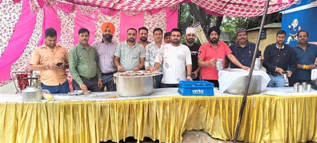 MEDIA HELPING GROUP ORGANIZED CHHABEEL OF  COLD AND SWEET WATER STALL OUTSIDE GMCH, SECTOR 32 CHANDIGARH