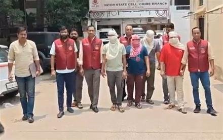 DELHI CRIME BRANCH BUSTED  FAKE DEGREE RACKET. FIVE ARRESTED WITH  HUNDREDS OF FAKE DOCUMENTS RECOVERED