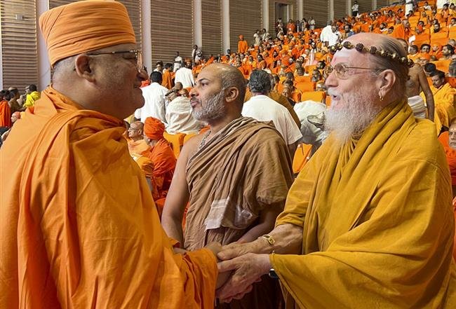 BAPS PARTICIPATE IN BHARTIYA SANT MAHA PARISHAD