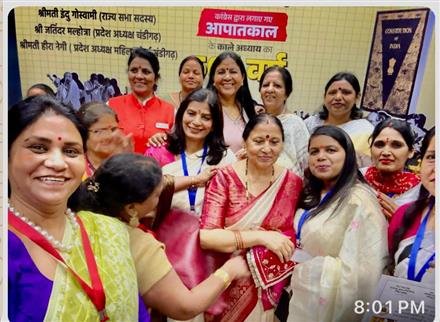 आपातकाल का नाटकीय संसद का बाखूबी मंचन