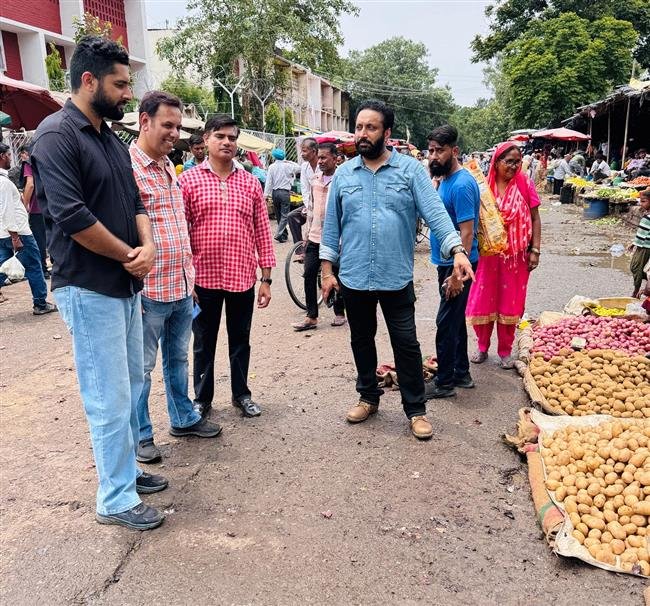 ANTI ENCROACHMENT AND SANITATION DRIVE CARRIED OUT IN SECTOR 26 GRAIN MARKET