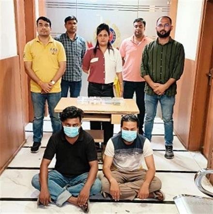 DELHI CYBER POLICE BUSTED STOCK  TRADING SCAM , 10 CRORE FRAUD TRAIL EXPOSED TWO ACCUSED NABBED FROM GORAKHPUR